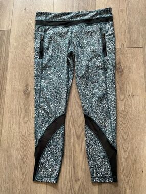 Lululemon Speckled Teal & Black Athletic Leggings